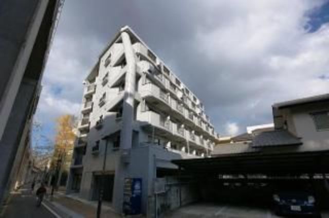 建物外観　外観　スタイリッシュなタイル貼り