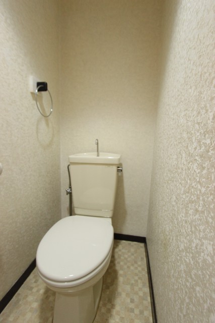 トイレ　写真はイメージです。色仕様は現況優先になります。