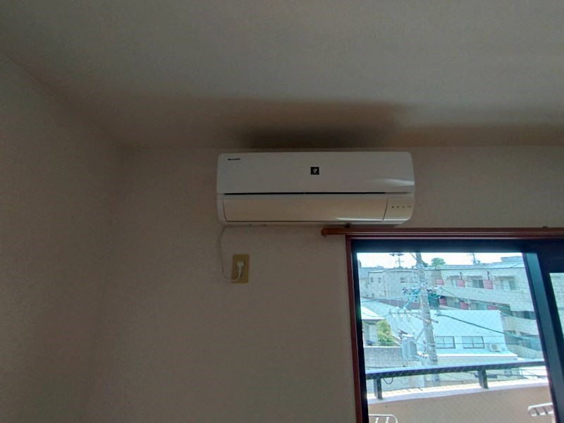その他設備　エアコン付きの室内で日々の生活も快適に。