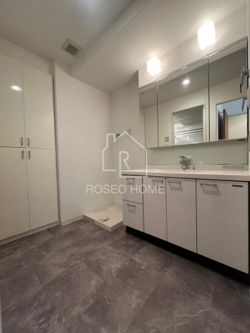 洗面設備　同マンション別部屋：参考写真