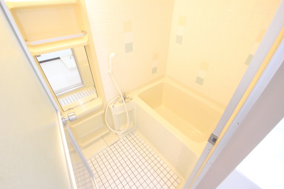 バス・シャワールーム　※別部屋の写真です