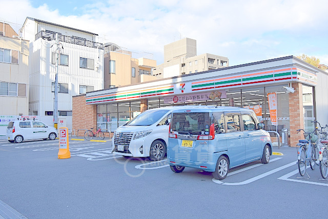 コンビニ　セブンイレブン　大阪東三国4丁目店（コンビニ）まで117m