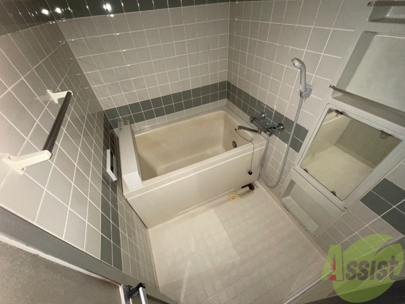 バス・シャワールーム　お風呂になります。一日の疲れを癒してくださいね。