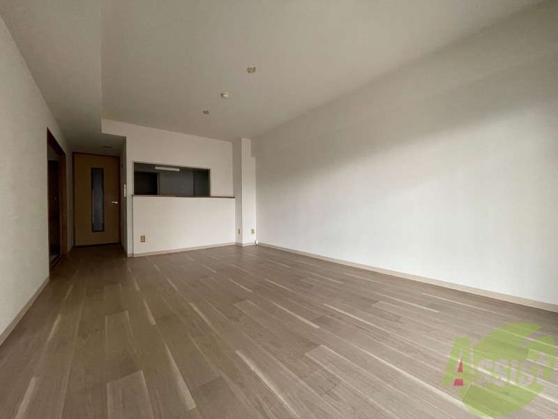 居室・リビング　広々としたリビングですね。使い勝手がよさそうですね！