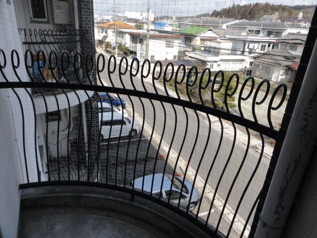 バルコニー　お洗濯にも便利なバルコニー付き