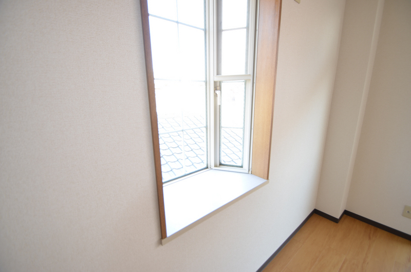 その他設備　こちらも日当たり良好！休日は窓際でのんびりリラックスがオスス