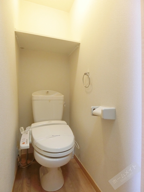 トイレ　温水洗浄便座付き♪