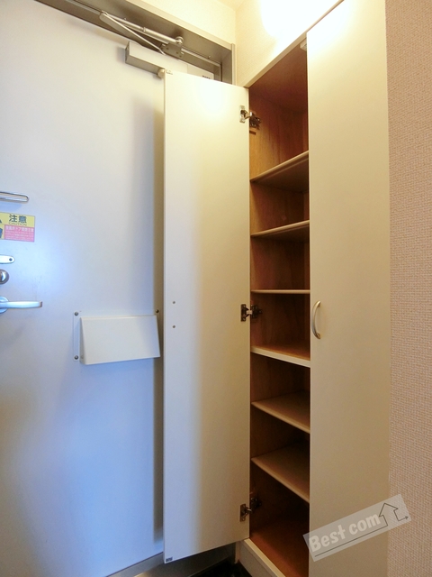 玄関　天井高シューズクローゼット付き♪