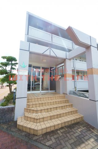 エントランス　ゆとりのあるエントランスです