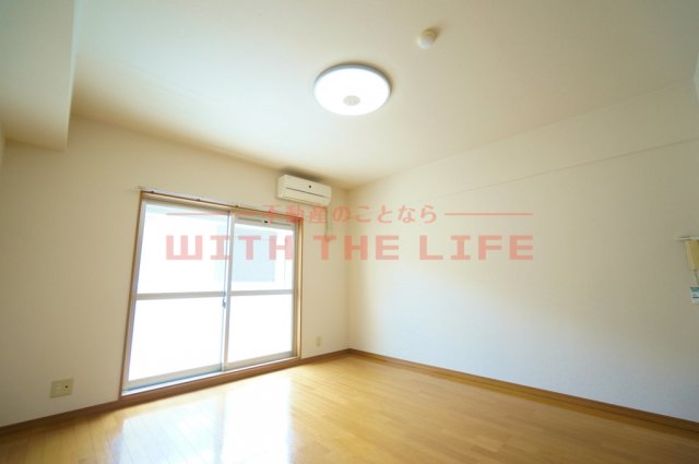 その他部屋・スペース　広くて明るい寝室