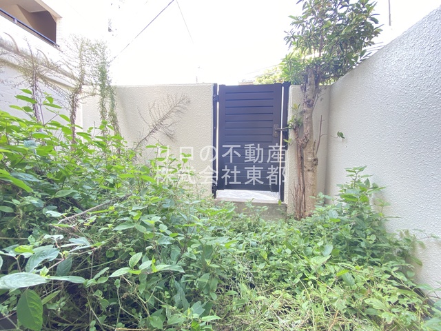 バルコニー　独立性の高いお庭付！ガーデニングなどお楽しみいただけます☆