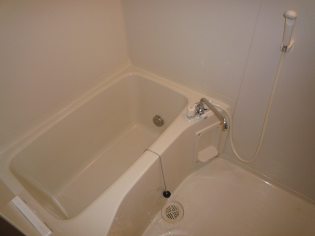 バス・シャワールーム　モデル写真