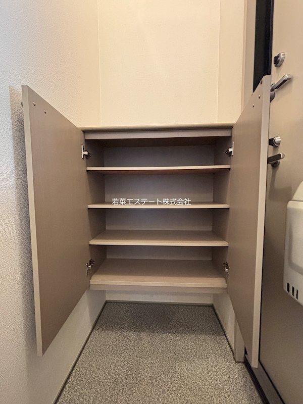 収納　シューズボックス