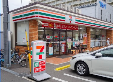 コンビニ　セブンイレブン大阪三国本町2丁目店（コンビニ）まで201m