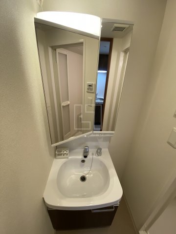 洗面設備　プレミアムコート阿波座WEST　独立洗面台