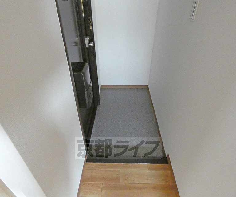 玄関　広いスペースの玄関です。