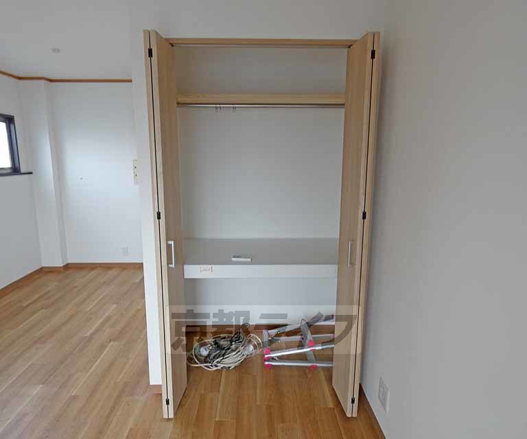 収納　部屋には大きな収納あります。