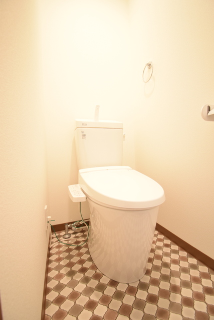 トイレ　嬉しい温水洗浄便座付き★