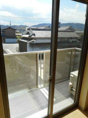 バルコニー　落ち着いた時間を過ごせるバルコニーです
