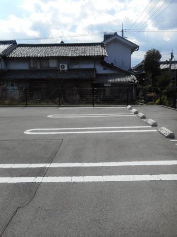 駐車場　駐車スペースもあります
