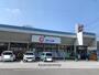 ドラックストア　カワチ鶴田店（ドラッグストア）まで816m