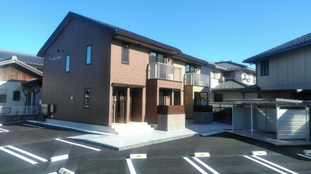 建物外観　こちら、外観パースです