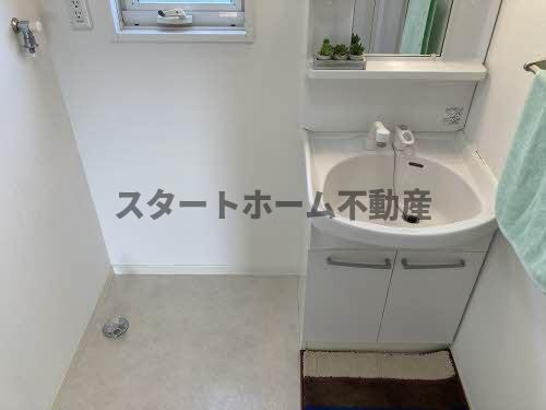 洗面設備　使いやすい洗面所です