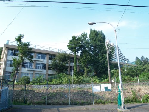 中学校　仙台市立五城中学校（中学校）まで325m