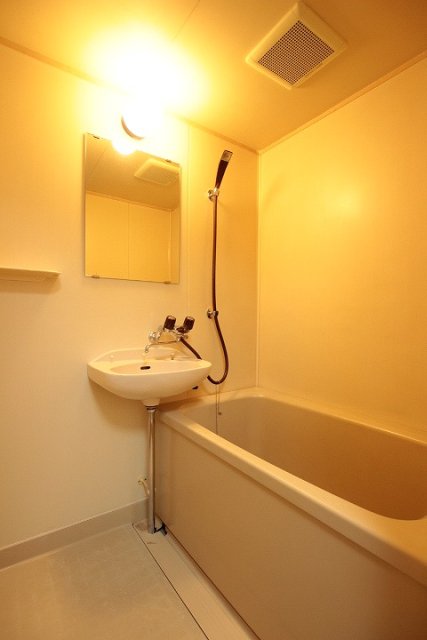バス・シャワールーム　同物件別号室