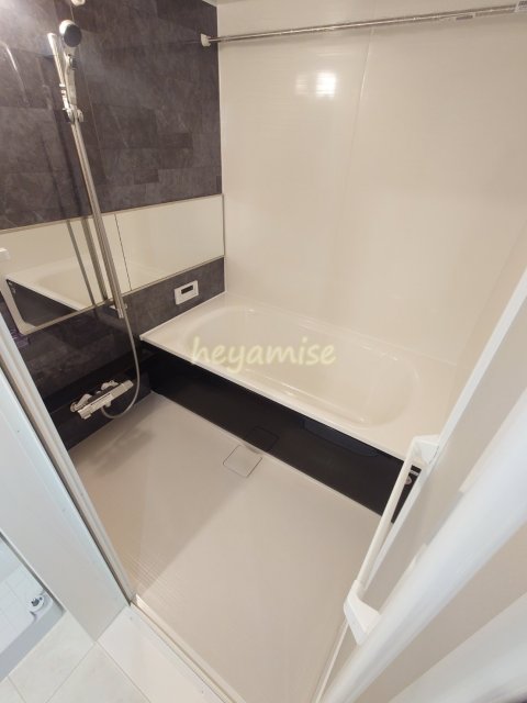 バス・シャワールーム　※同型モデル※色合いは異なる場合がございます。