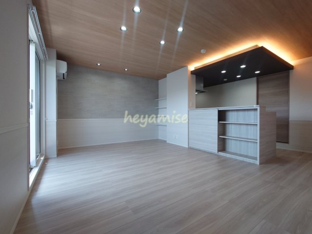 居室・リビング　※同型モデル※色合いは異なる場合がございます。