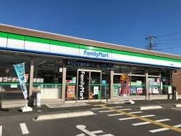 コンビニ　ファミリーマート新堀店（コンビニ）まで750m