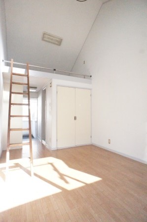 その他部屋・スペース　ロフトがあるので天井が高く、開放感のあるお部屋です