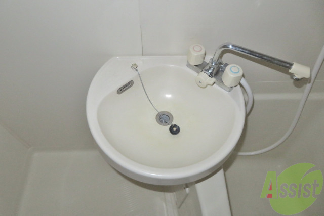 洗面設備　洗面台はコチラです。コンパクトで使いやすいですね！