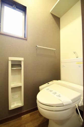 トイレ　温水洗浄便座