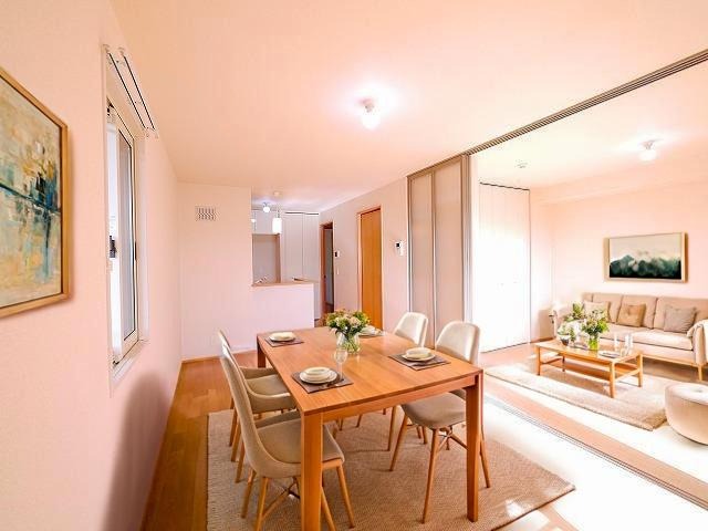 居室・リビング　CGで家具等を配置したもので家具等は含まれません