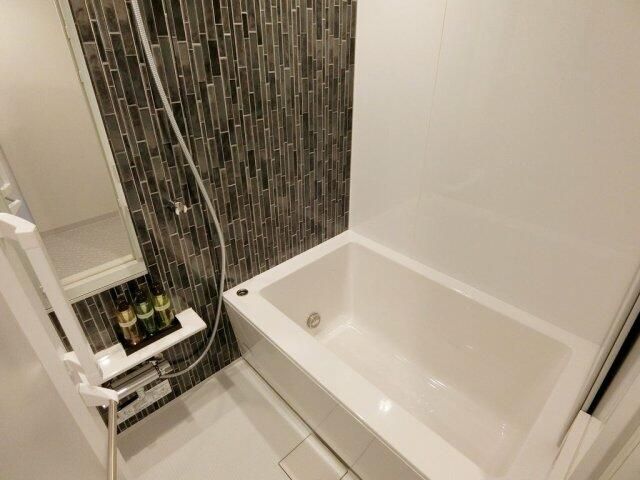 バス・シャワールーム　落ち着いた空間のお風呂です