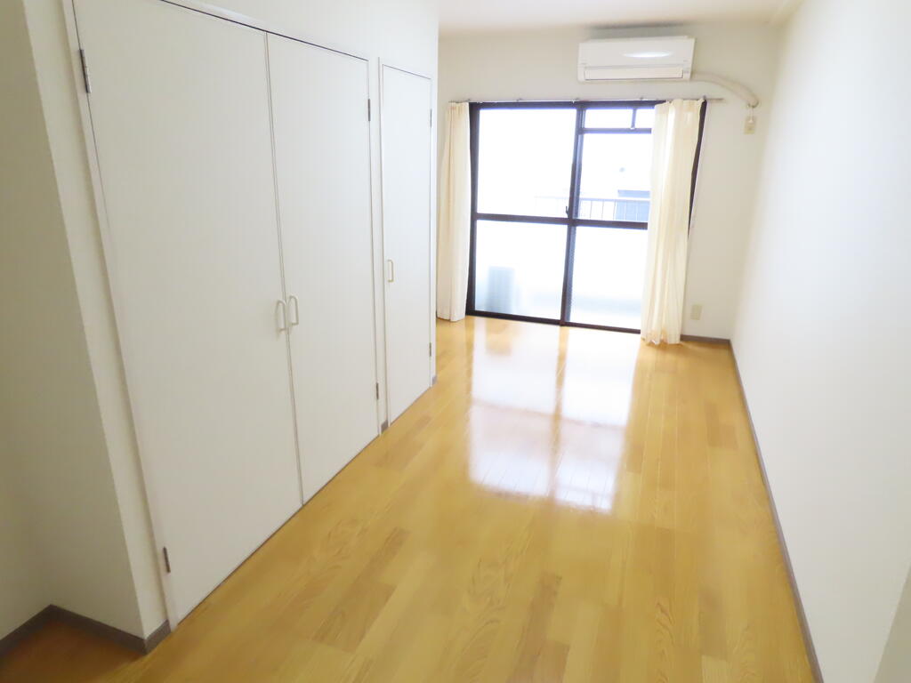 居室・リビング　7帖の洋室