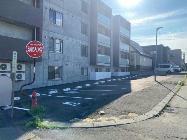 駐車場　駐車場