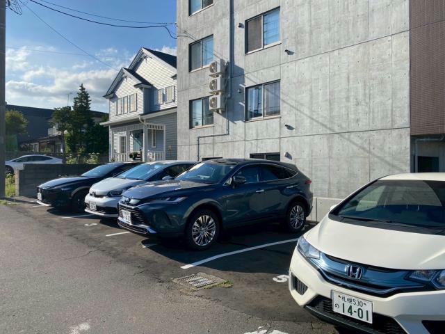 駐車場　駐車場