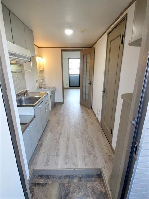 玄関　松山市南吉田町　スカイハイツＷ　玄関