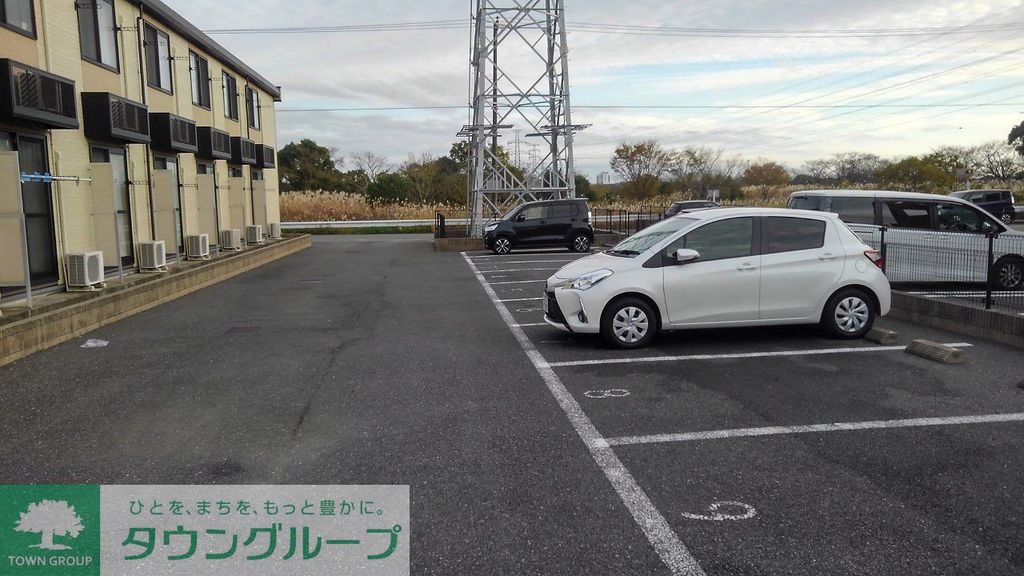その他　敷地内に駐車場あり