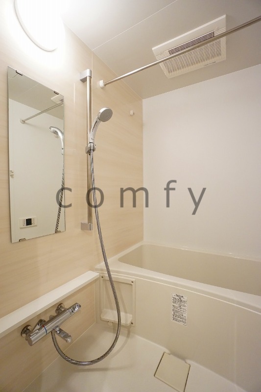 バス・シャワールーム　バスルーム