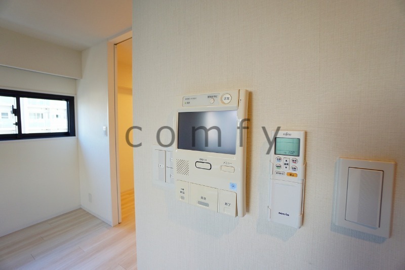 セキュリティ　モニター付きインターホン