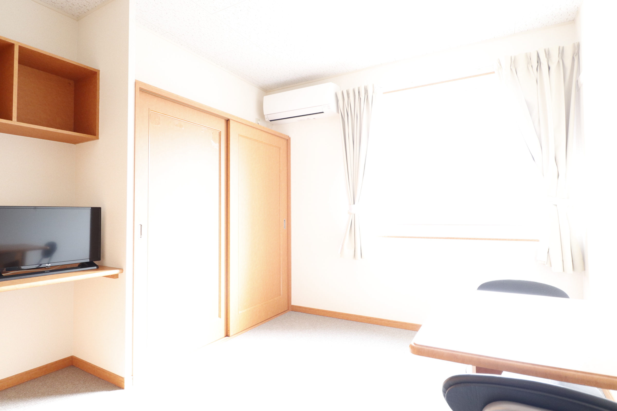 居室・リビング　日当たりの良いリビングです♪