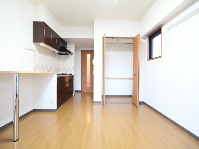 その他部屋・スペース　洋室9帖　クローゼット（収納充実してます）