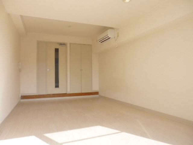 居室・リビング　綺麗にリフォームされてます。（同部屋イメージです。）