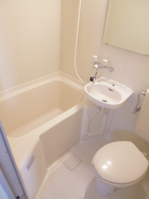 バス・シャワールーム　快適にお使いいただける浴室です。（同部屋イメージです。）