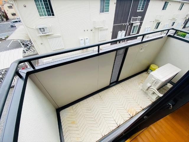 バルコニー　同一建物内２０２号室内装写真転載