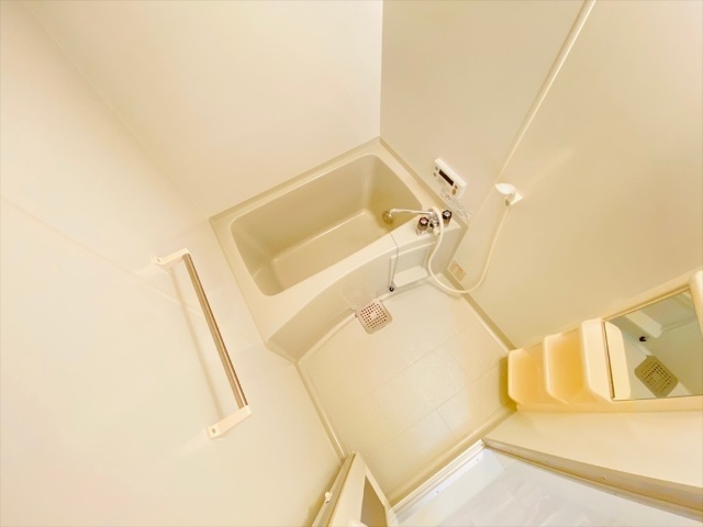 バス・シャワールーム　同一建物内２０２号室内装写真転載